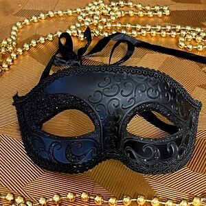 Just in Time for Fat Tuesday! Black Italian Masquerade Eye Mask